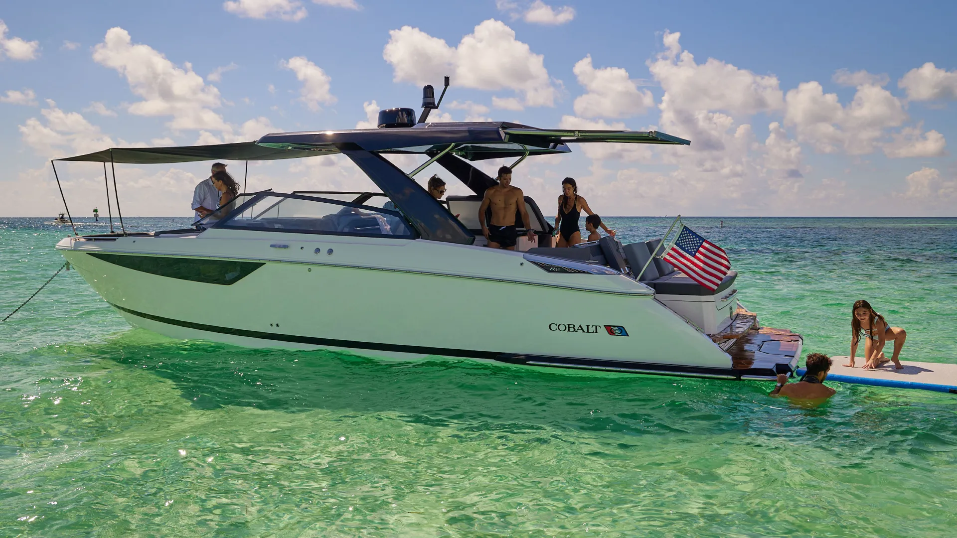 Cobalt R35 Sterndrive Boat - 35' Luxury Yacht